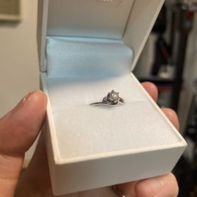 【MILK&Strawberry(ミルクアンドストロベリー)】の口コミ 指の形が太くてまっすぐなので、ゆるやかにカーブがあるようなデザインのほ...