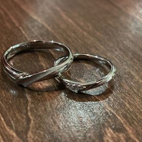 【アイプリモ(I-PRIMO)の口コミ】 女性用は、1番細いタイプで、ダイヤが３つついています。男性用は、ウェー…