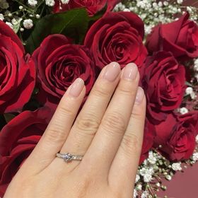 【エクセルコダイヤモンド(EXELCO DIAMOND)の口コミ】 ハーフエタニティで縁もしっかりしていてかわいいです。ミル打ちが施され…