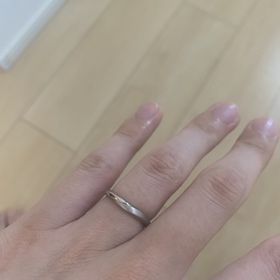 【銀座ダイヤモンドシライシの口コミ】 指輪のデザインがとても気に入りました。普段使いもできるようなカッコ良…