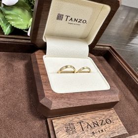 【TANZO.(鍛造指輪)の口コミ】 シンプルなデザインで、素材はゴールドを希望していました。
表面加工が施…