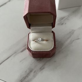 【COCKTAIL(カクテル)の口コミ】 あまり派手すぎず、シンプルなデザインとなっているのでで、どんな服装に…