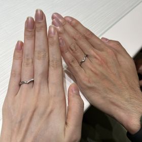 【TRECENTI(トレセンテ)の口コミ】 V字のラインがとても綺麗で、指を細く長く見せてくれます。内甲丸リングな…