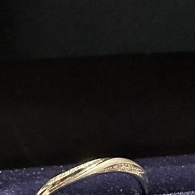 【銀座ダイヤモンドシライシの口コミ】 外国のブランドを購入予定で様々な指輪をつけてみましたが、ダイヤモンド…