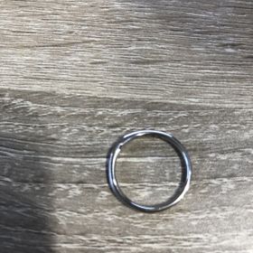 【Something Blue(サムシングブルー)の口コミ】 シンプルで気に入っています。彼女デザインが素敵だったのでそれとペアの…