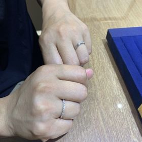 【Foulason(フレゾン)の口コミ】 洗練されたデザイン
   - シンプルでエレガントなデザインが特徴で、普段…