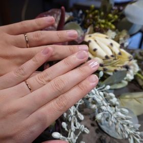 【鎌倉彫金工房の口コミ】 デザインはシンプルな物にこだわってました。
リングの太さを1番細いやつ…