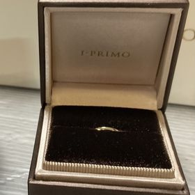 【アイプリモ(I-PRIMO)の口コミ】 斜めに入ったデザインが可愛いです。
角度によって見え方が違うので気に入…