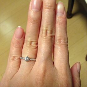 【ICHAROI(イサロイ)】の口コミ 様々な店舗で試着した中で一番指にしっくりときたので購入しました。ダイヤ...