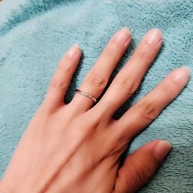 【4℃ BRIDAL(ヨンドシーブライダル)の口コミ】 購入時は今から約2年前。
サイズは表記が6号しかなかったのでこうしていま…