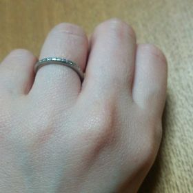 【STAR JEWELRY(スタージュエリー)の口コミ】 最初、シンプルなダイヤ等の着いていない指輪にしようと思っていたのです…