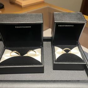 【エクセルコダイヤモンド(EXELCO DIAMOND)の口コミ】 アンティーク、エレガントが好きな方にはおすすめのデザインが多い。
ミル…