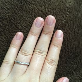 【COLANY(コラニー)の口コミ】 短めの私の指にも美しくフィットする指輪です。ねじれや大きさの違うダイ…