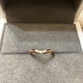 【Foulason(フレゾン)の口コミ】 ウェーブとV字で迷いましたが、最終的には
第一印象で手に取ったものを選…