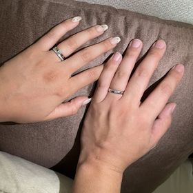 【4℃ BRIDAL(ヨンドシーブライダル)の口コミ】 婚約指輪は爪4本、正面から見た時にダイヤが浮いてみえる、ダイヤを支えて…