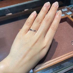【TANZO.(鍛造指輪)の口コミ】 幅が2mmでちょうど良いものがあったから。
また色もシルバー(プラチナ)で…