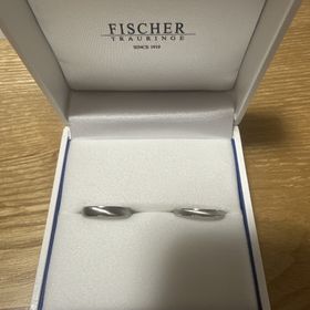 【FISCHER(フィッシャー)の口コミ】 職人さんが本当に細かく傷を入れていることで光沢が角度によって変化しま…