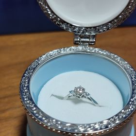 【Disney Cinderella(ディズニー シンデレラ)の口コミ】 思い出のあるシンデレラのデザインを選びました。脇にはシンデレラのイメ…