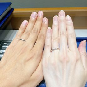 【銀座ダイヤモンドシライシの口コミ】 新婦用の指輪のデザインに一目惚れしたからです。シンプルなものも良かっ…