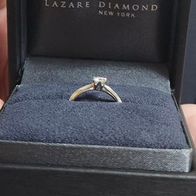 【ラザール ダイヤモンド(LAZARE DIAMOND)の口コミ】 派手すぎない方がよかったので色々と試着をさせていただきましたが、ダイ…