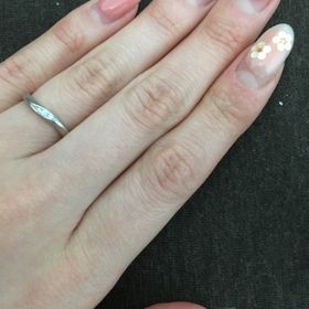 【ヴァンドーム青山(VENDOME AOYAMA)の口コミ】 指が細く、幅のあるリングだとデザインに負けてしまうので、華奢なデザイ…