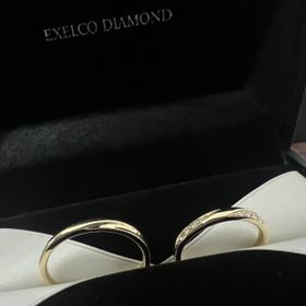 【エクセルコダイヤモンド(EXELCO DIAMOND)の口コミ】 デザインがとてもシンプルで地味すぎず派手すぎずで良かったです。
イエロ…