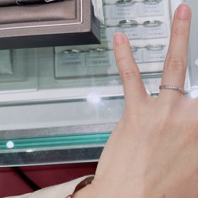 【アイプリモ(I-PRIMO)の口コミ】 着け心地がとても良い点がおすすめ。手を握ったりしても他の指にほとんど…