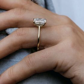 【DIALLURE(ディアリュール)の口コミ】 とにかく洗練されたデザイン！

普段からつけたいのでどうしても気に入っ…