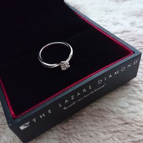 【ラザール ダイヤモンド(LAZARE DIAMOND)の口コミ】 いくつかの台座と宝石をそれぞれカスタマイズで選ぶ方法で購入しました。…