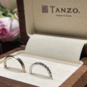【TANZO.(鍛造指輪)の口コミ】 自分の好みをふんだんに盛り込むことができるので、デザインや色味などを…