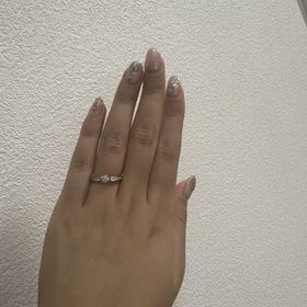 【ラザール ダイヤモンド(LAZARE DIAMOND)の口コミ】 元々は立爪も素敵だと思っていましたが、シルヴァンをみて、横からのフォ…