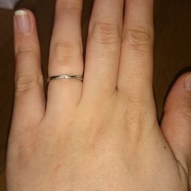 【LEGAN(レガン)の口コミ】 私は、ウェーブになっている指輪を希望しているのに対して、
旦那はストレ…