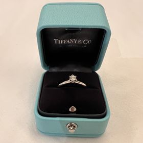 【ティファニー(Tiffany & Co.)の口コミ】 人気のデザインで、シンプルなデザインだけど、ダイヤが映えてとても可愛…