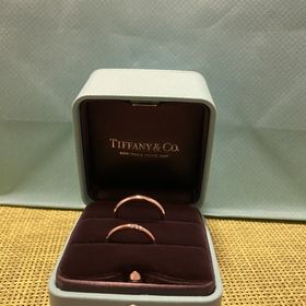 【ティファニー(Tiffany & Co.)の口コミ】 3個ダイヤが入っているシンプルなデザインが、いつまでも大切に使えるだろ…