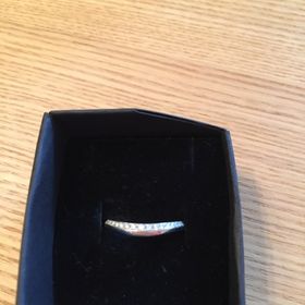 【4℃ BRIDAL(ヨンドシーブライダル)の口コミ】 違うブランドのふたつの指輪で迷って、お店を行ったり来たりして、迷いに…