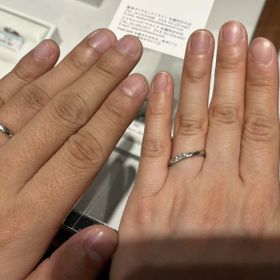 【銀座ダイヤモンドシライシの口コミ】 様々なタイプの指輪があり、色々試着してみながら自分の好みの物を絞って…