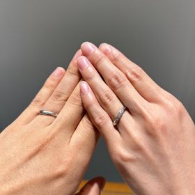 【銀座ダイヤモンドシライシの口コミ】 ウェーブ型で自分の指にフィットする形だったことに惹かれた。また、ダイ…