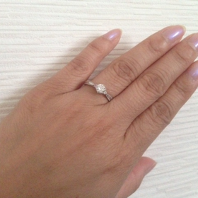 【GALA JEWELRY(ガラジュエリー)の口コミ】 メジャーなハイブランドにするか老舗のジュエリーにするか迷い、いくつか…