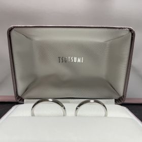 【ジュエリーツツミ(JEWELRY TSUTSUMI)の口コミ】 大きなショッピングモールで沢山の指輪を試着してシンプルで一生飽きない…