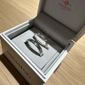 【NIESSING(ニーシング)の口コミ】 あまりないデザインでダイヤの輝きがより一層指輪を輝かせてくれていると…