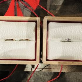 【TOMOE(トモエ)の口コミ】 指輪はシンプルなデザインながらも色や表面処理変更のオーダーもできるの…