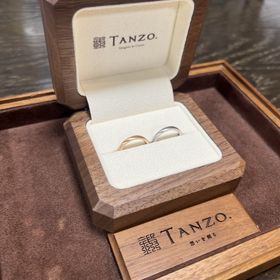 【TANZO.(鍛造指輪)の口コミ】 シンプルなものがよくて2人でお揃いのデザインにしました。
馴染むような…