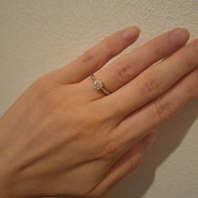 【ケイウノ ブライダル(K.UNO BRIDAL)の口コミ】 ディズニーデザインの中でもプーさんが全身でダイヤを支えているところが…