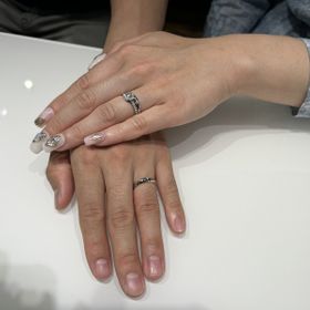 【俄(にわか)の口コミ】 可愛らしくて他になかなかないデザインに惹かれて購入しました
ストレート…