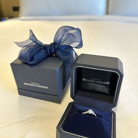 【銀座ダイヤモンドシライシの口コミ】 美しいラインで一目惚れしました。
ダイヤモンドシライシさんのダイヤの輝…