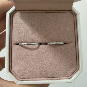 【TRECENTI(トレセンテ)の口コミ】 派手すぎず、きらきら感があるデザインで気に入っています。
自分の肌はア…