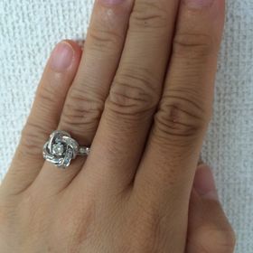 【ブシュロン(BOUCHERON)の口コミ】 インターネットで見つけて、まずデザインに一目ぼれしました。実際実物を…