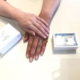 【Disney Cinderella(ディズニー シンデレラ)の口コミ】 シンプルだけど可愛い。真ん中のダイヤモンドがブルーのグラデーションに…