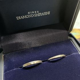 【銀座ダイヤモンドシライシの口コミ】 プラチナでシンプルな指輪を探していたのでとてもイメージにぴったりの指…