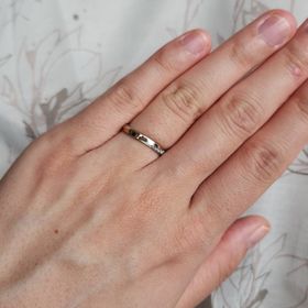 【TANZO.(鍛造指輪)の口コミ】 ウェーブのデザインがよく、下部にダイヤを、真ん中はピンクゴールドの加…